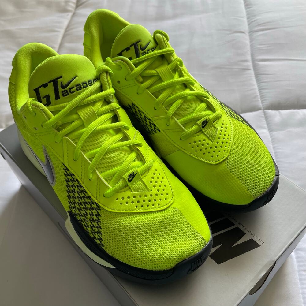 Nike Air Zoom GT Cut Academy Men’s Size 7.5
